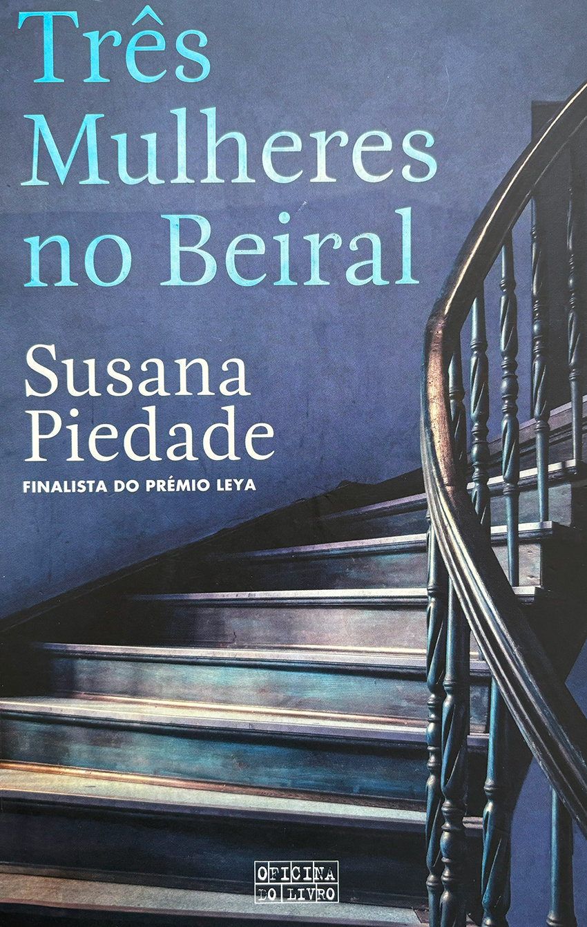 Três mulheres no beiral
